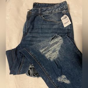 Women’s distressed jeans